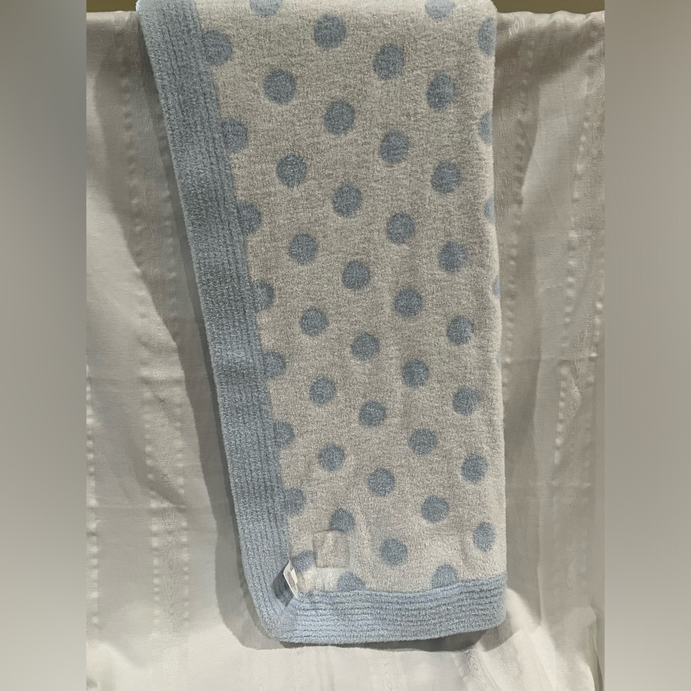LITTLE GIRAFFE Polka Dot Plush Baby Blanket in Light Blue and WHITE  27X32